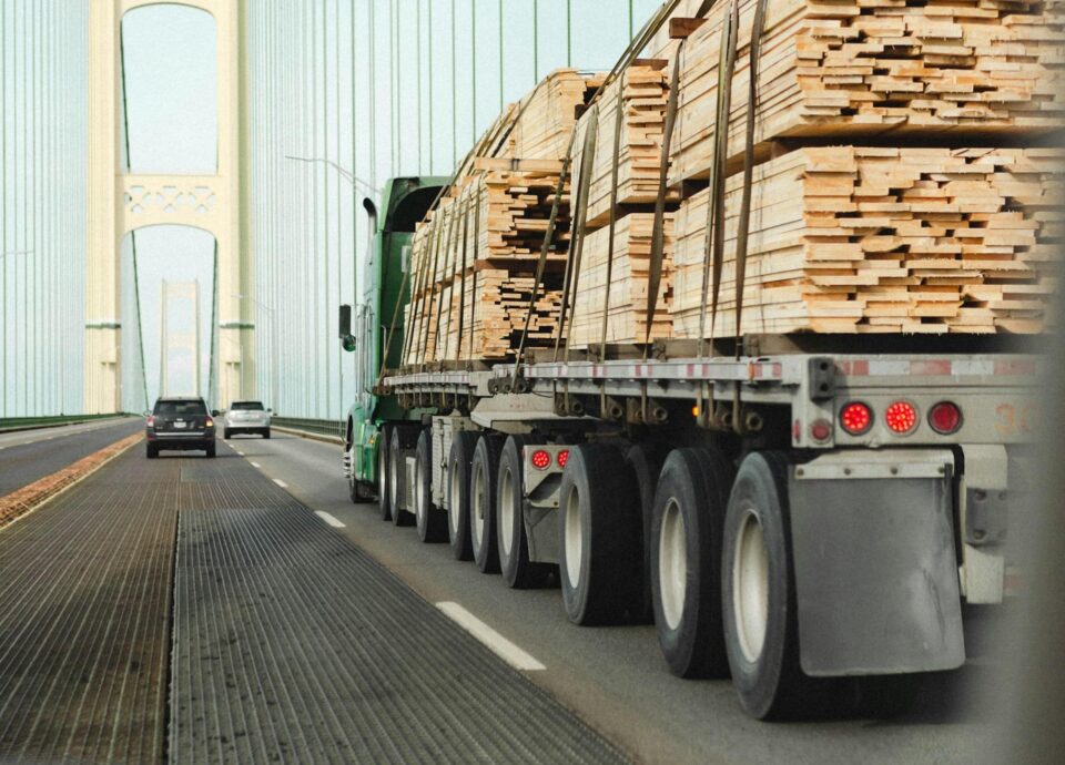 Is Green Flatbed Trucking Services in GTA